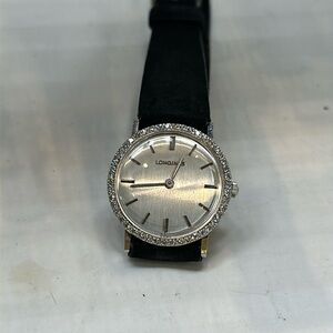 14k white gold Longines Vintage watch with diamonds.  Manual wind movement. 28mm